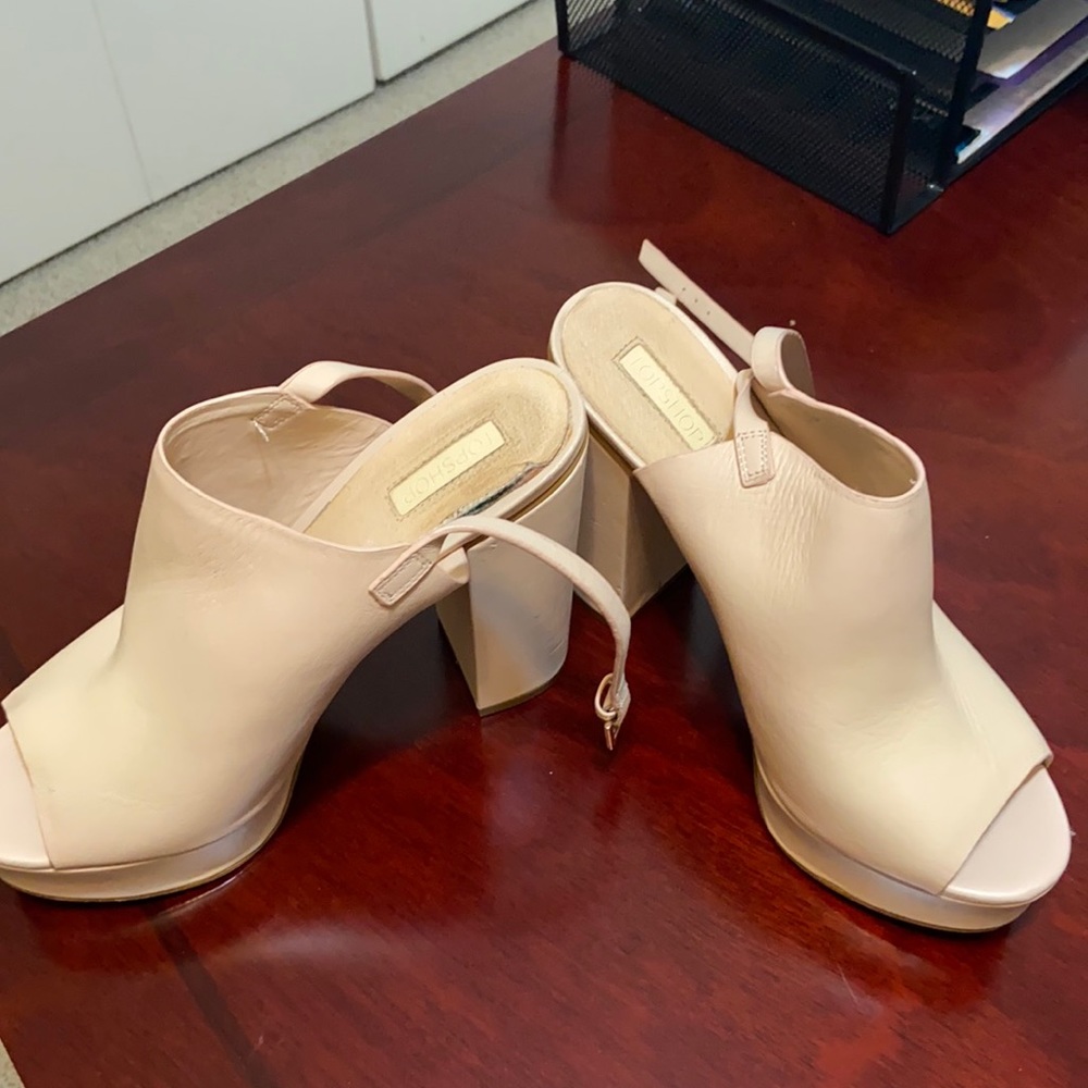 Women’s shoes